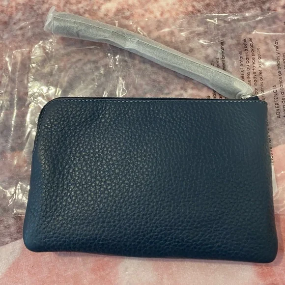 Coach Graphic Corner Zip Wristlet Navy and Red NWT - Picture 2 of 6